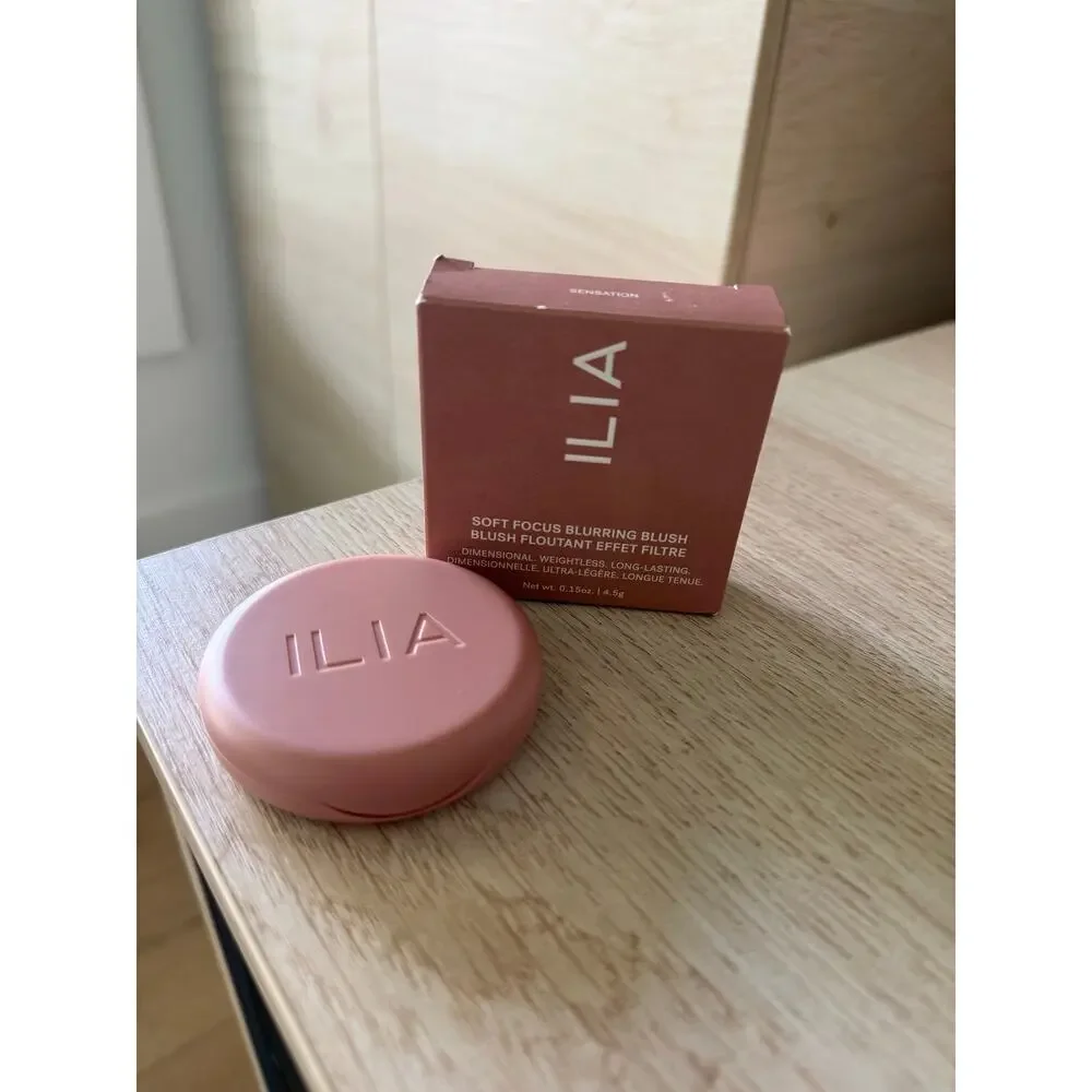 $38 New ILIA Soft Focus Blurring Blush - Sensation
